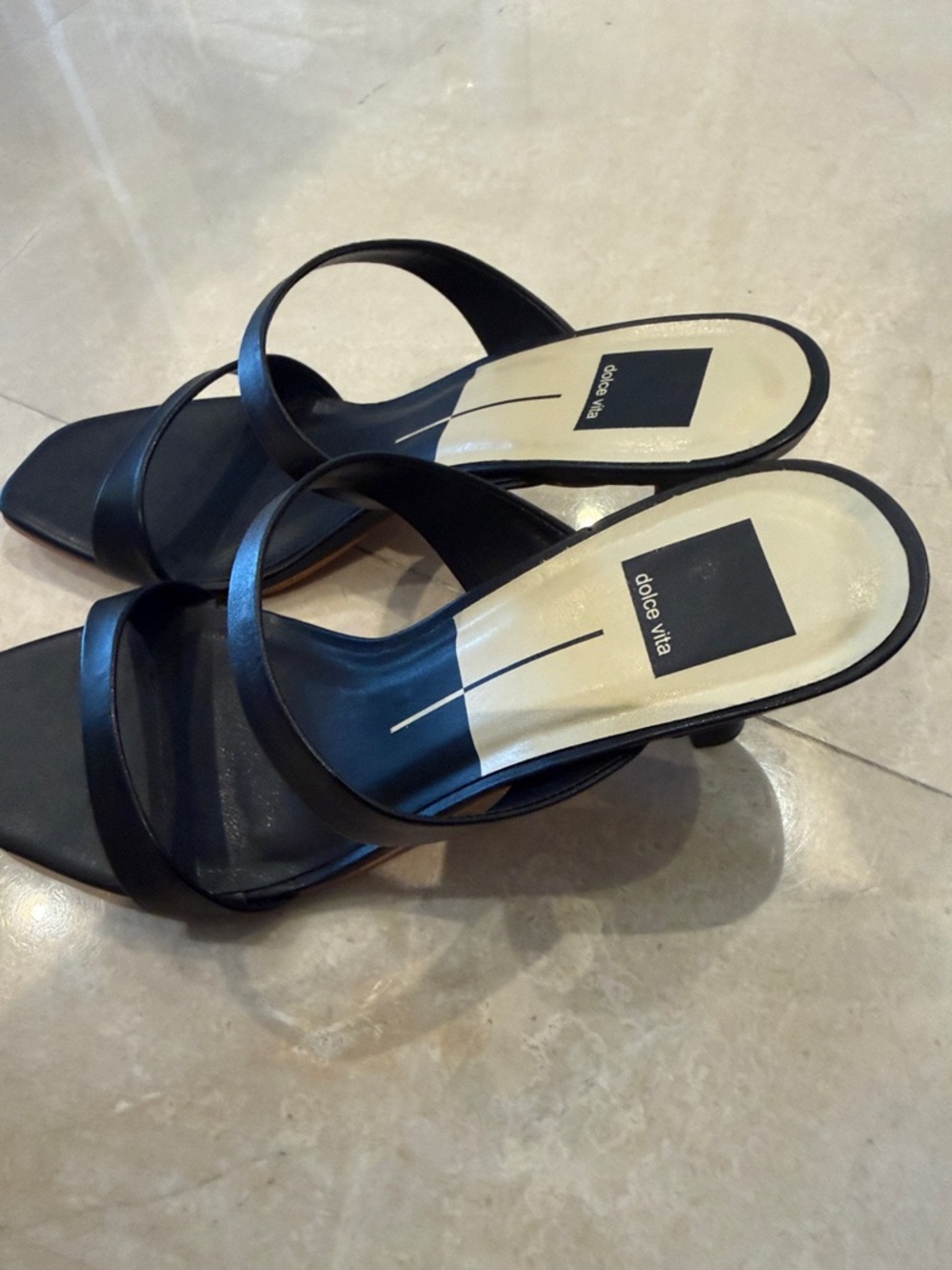 Dolce Vita Black Genora Sandal NWT - Picture 2 of 5